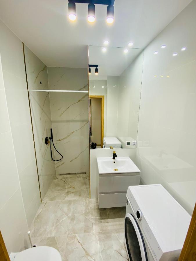 Gold Apartament Swidnik  Bagian luar foto